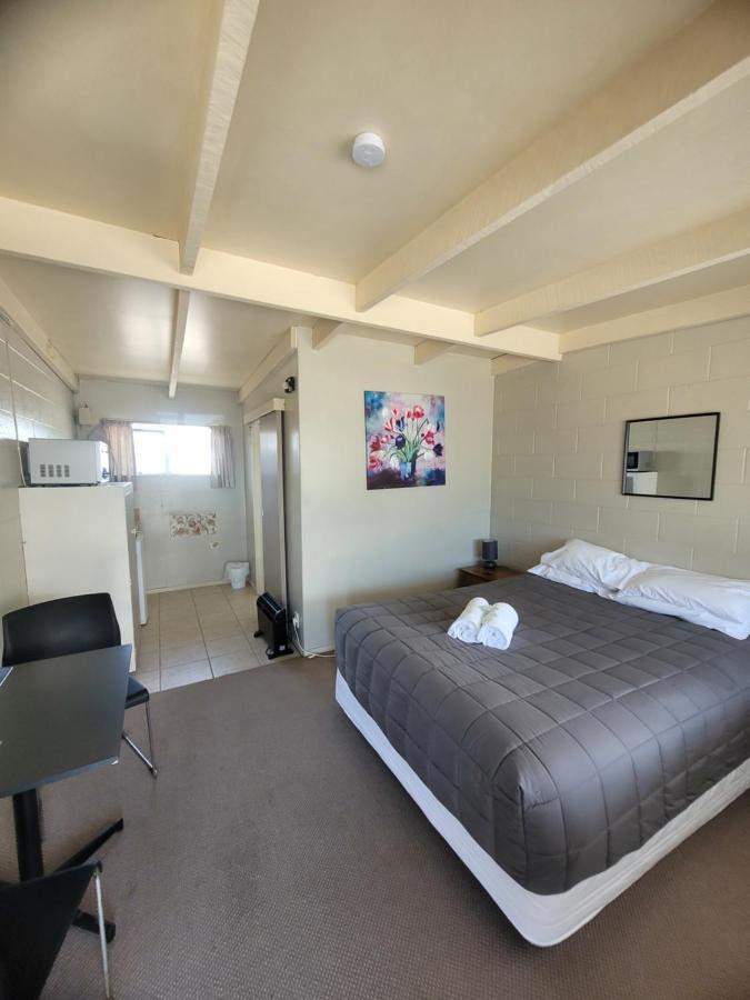 Railway Hotel/Motel Хокитика Екстериор снимка