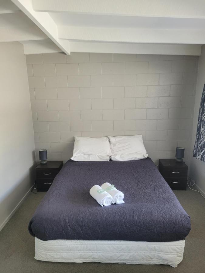 Railway Hotel/Motel Хокитика Екстериор снимка