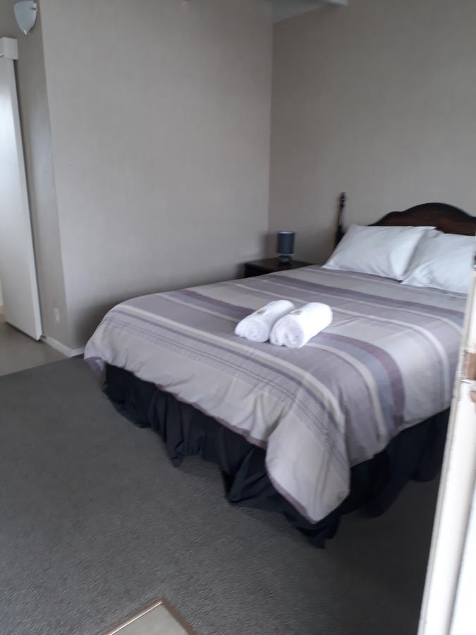 Railway Hotel/Motel Хокитика Екстериор снимка